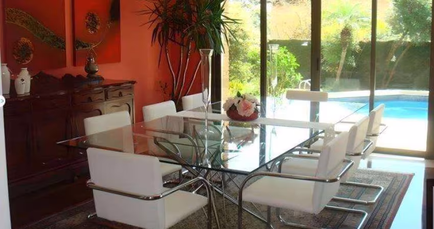 Venha desfrutar do melhor em Tamboré 1, casa com potencial para reforma