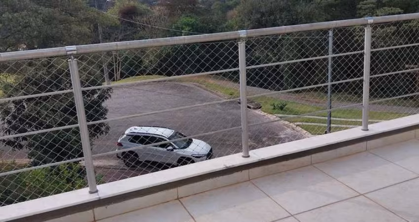 O seu novo lar num residencial charmoso e próximo da Granja Viana - reserva santa maria
