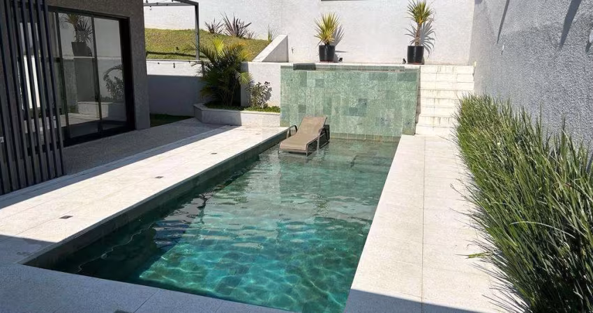 Casa - Condomínio Reserva Santa Maria - Moderna, 3 suítes, piscina e gourmet!