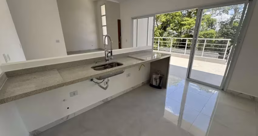 Casa de Condomínio de Alto Padrão à Venda em Cotia-SP, Parque Rizzo - 3 Quartos, 1 Suíte, 3 Banheiros, 4 Vagas, 104m².