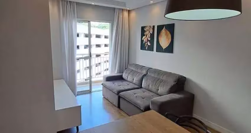 Mobiliado e decorado, o seu alphaview em andar alto e bom estado de conservação