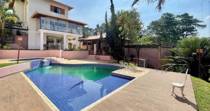 Casa - Condomínio Paineiras II - Impecável! 3 suítes, piscina, gourmet, salão e VISTA!