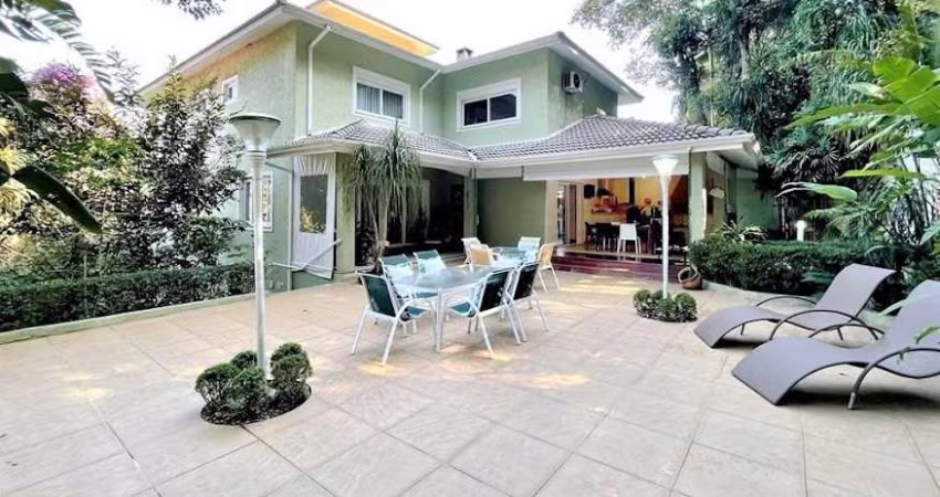 Casa em Jandira - Cond Forest Hills - Altos de São Fernando - 4 Suítes - 6 Vagas - Permuta