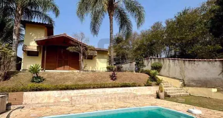 Imóvel exclusivo: casa de alto padrão em condomínio, 3 quartos, 2 suítes, 2 salas, 4 banheiros, 5 vagas de garagem em monte alegre do sul-sp.