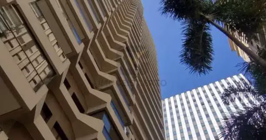 Apartamento mobiliado a venda no centro de alphaville, 3 suítes, reformado, andar alto e vista contemplativa