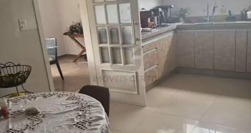 Casa totalmente térrea em alphaville 12 doze, com 4 quartos (2 suítes) e piscina, excelente para retrofit