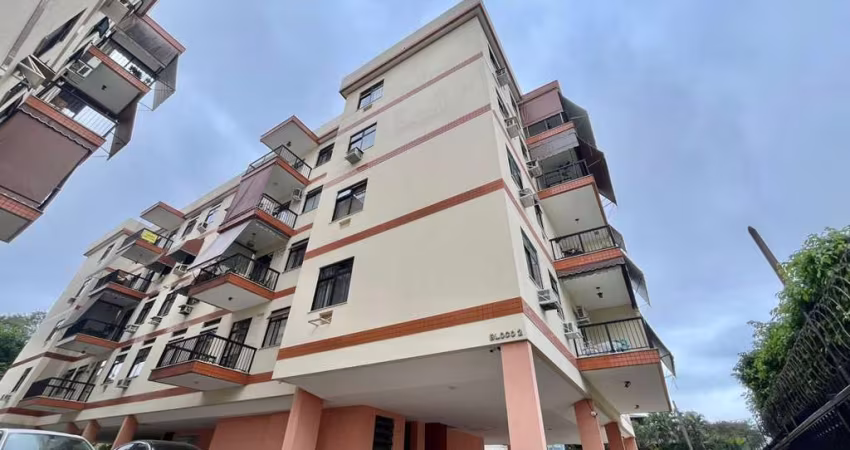 Apartamento para Venda em Rio de Janeiro, Jacarepaguá, 2 dormitórios, 1 suíte, 1 banheiro, 1 vaga