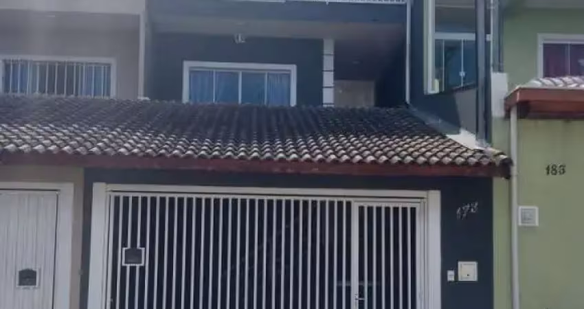 Sobrado à venda - 125 m² de terreno e 80 m² de construção - rua sem saída