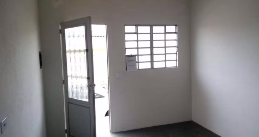 ÓTIMA CASA COM 50M² COM 1 DORMITÓRIO E 1 VAGA DE GARAGEM -