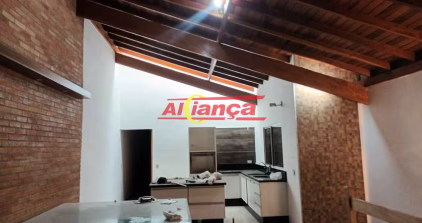 Casa térrea com 2 quartos sendo 2 suítes, localizada em Jardim Santa Emilia - Guarulhos - SP