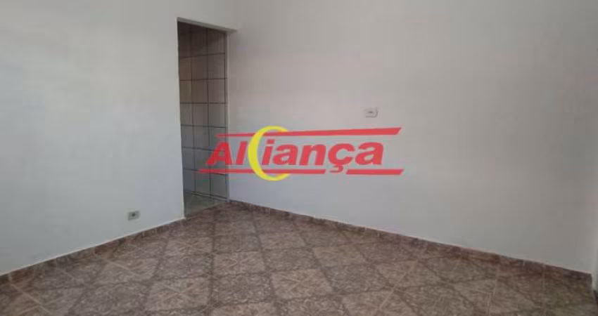 CASA 2 QUARTOS E 2 VAGAS DE GARAGEM - JUREMA - GUARULHOS POR $ 1.400,00