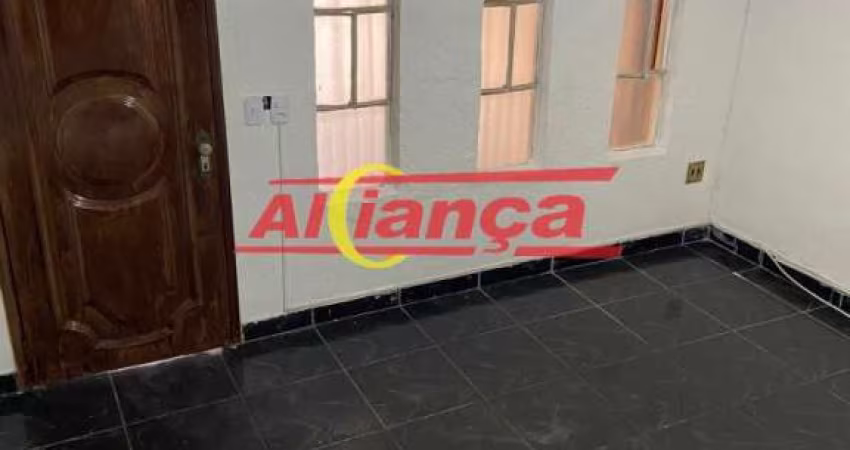 Sobrado para alugar, 2 quartos e 2 vagas cobertas, 72,10 m², Picanço - Guarulhos por R$ 2.000,00