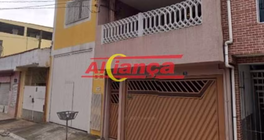 CASA COM  3 ANDARES JD PRESIDENTE DUTRA