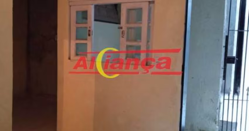 CASA PARA ALUGAR COM 1 QUARTO - JD PINHAL- GUARULHOS POR 900,00