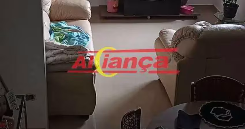 Sobrado com 2 quartos,2 banheiros, sala dois ambiente e ampla.