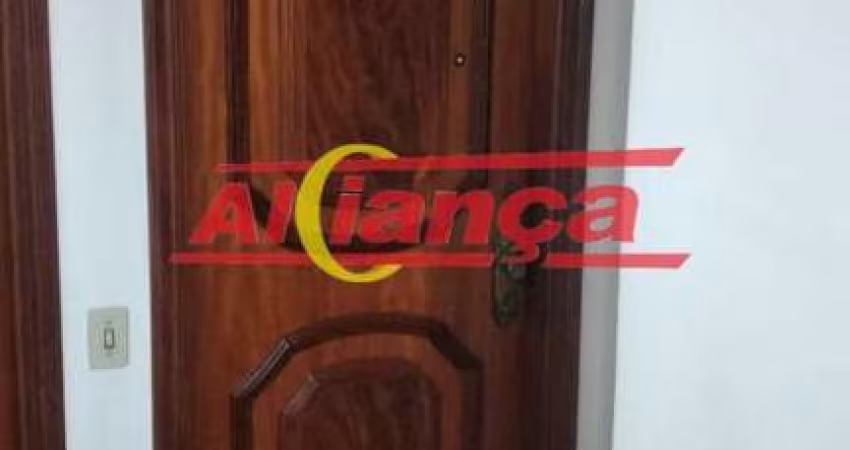 Apartamento Com mobília 2 Dormitórios com guarda roupa planejados .