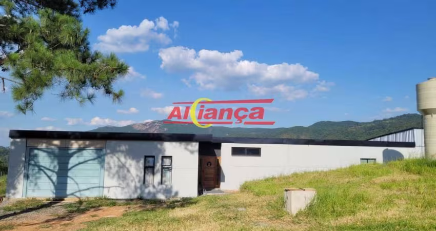 Chacara em Atibaia com 6.000 metros de terreno, 04 dorm, 02 vagas