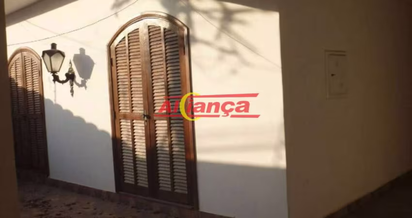 Casa com 3 dormitórios bem localizada em Guarulhos