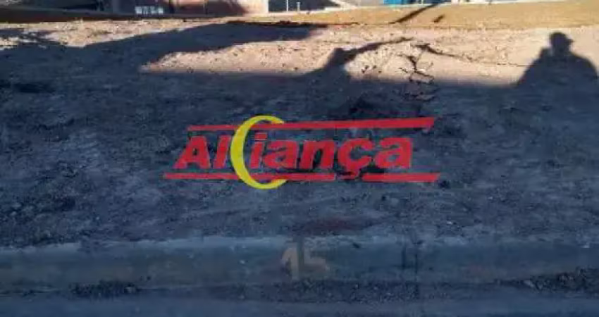Terreno à venda na Rua Botucatu, Jardim São João, Guarulhos