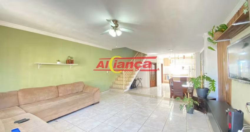 SOBRADO 268M², COM 4 QUARTOS, 4 BANHEIROS E 7 VAGAS - A VENDA - ARUJÁ/SP.