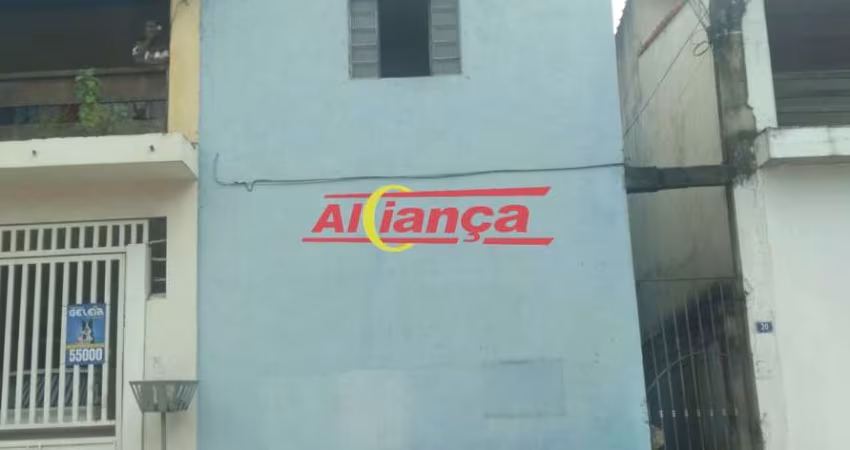 CASA  COM 5PEQUENAS PARA LOCAÇÃO