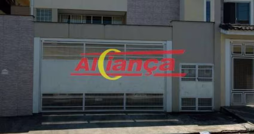 Sobrado à Venda com 330 m² - Jardim City, Guarulhos - 3 suítes, 5 vagas e edícula