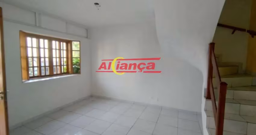 Sobrado em Condomínio com 05 dorm, 02 suites, 03 vagas, 127 metros