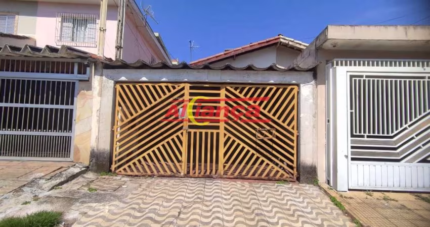 Casa Térrea Jd. Santa Mena, 3 dormitórios, 1 suíte, quintal, aceita financiamento.