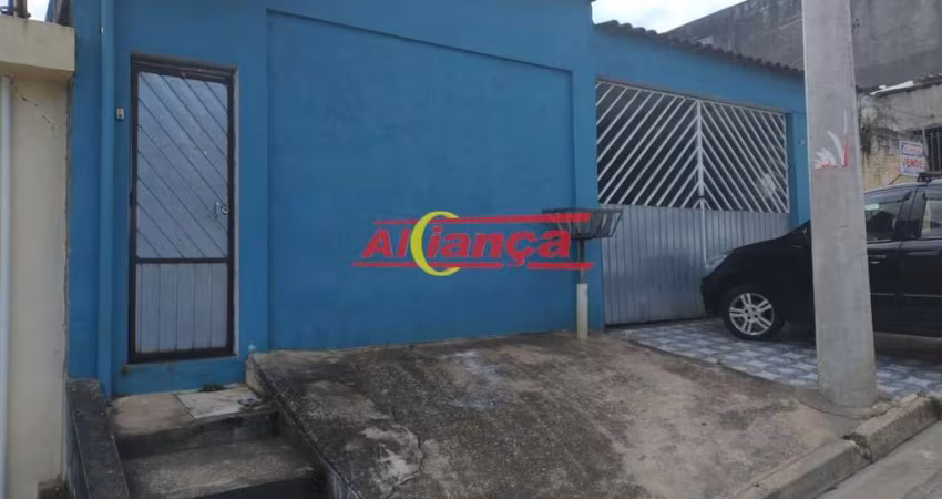 Casa a venda no Monte Alto, 05 dorm, 03 salas, 03 vagas, 250 A.T
