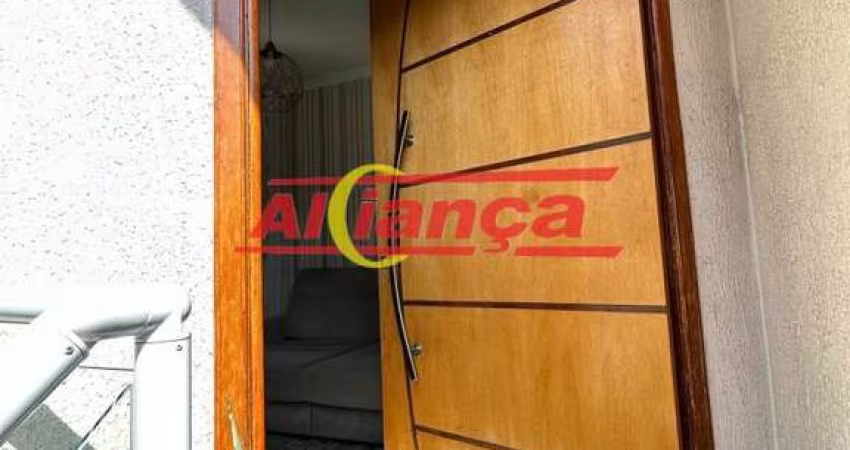 Linda Casa Sobreposta no Jardim Santa Inês, Próxima à Praça 8