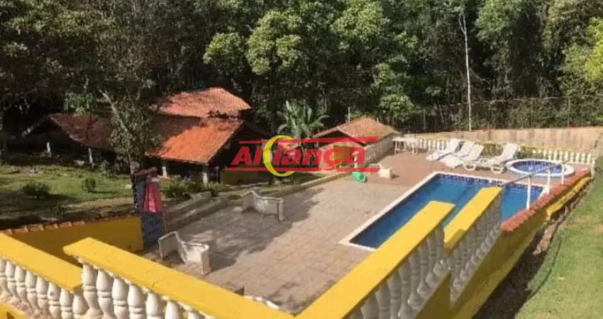 Chácara de 400m² com 6 quartos em Mairiporã