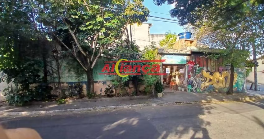 Terreno de esquina c/ Casa