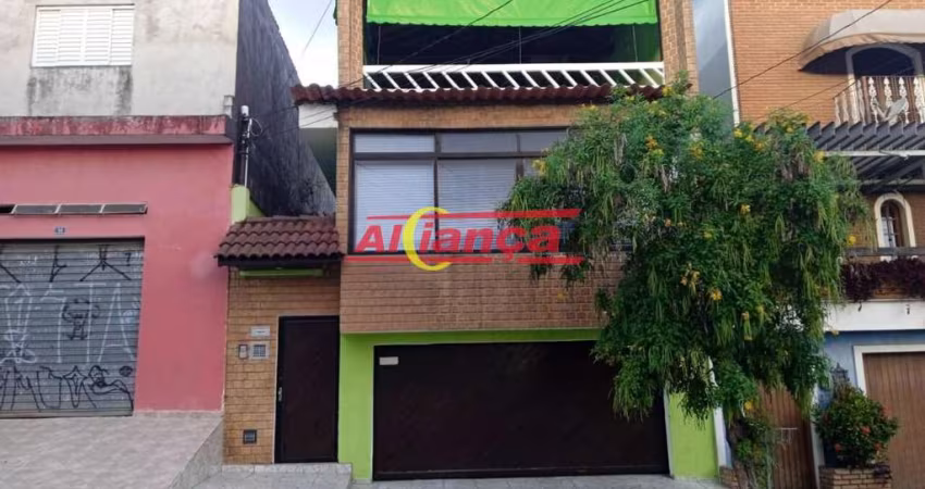 CASA ASSOBRADADA , COM ÓTIMO ACABAMENTO, 2 DORMITÓRIOS AMPLOS, SALA EM 2 AMBIENTES, COZINHA ESPAÇOSA