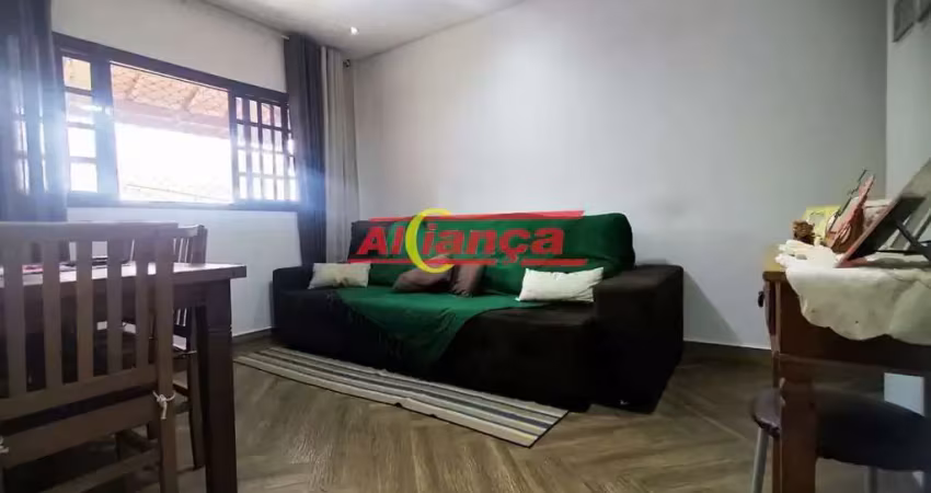 Casa assobradada cont.ii- reformado, 2 quartos, sendo 1 suíte, 2 vagas, churrasqueira, financia.