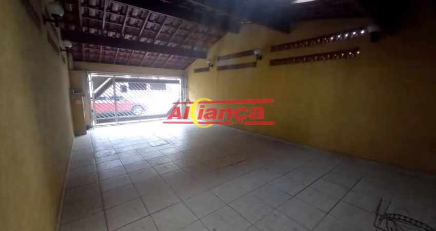 Sobrado 300m²  à venda,  com 3 dormitórios sendo1 suíte;  4 vagas; salão de festas no Bom Clima
