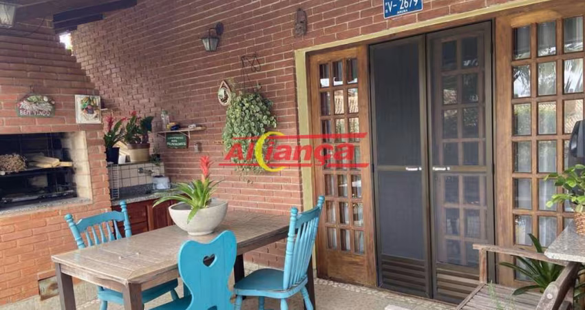 Casa térrea em condomínio com lareira, hidromassagem, piscina e vista para o pôr do sol. Imperdível!