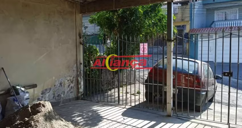 Casa térrea com 02 quartos sendo 01 suíte, sala, cozinha, 02 vagas de garagem, semi acabada, ótima l