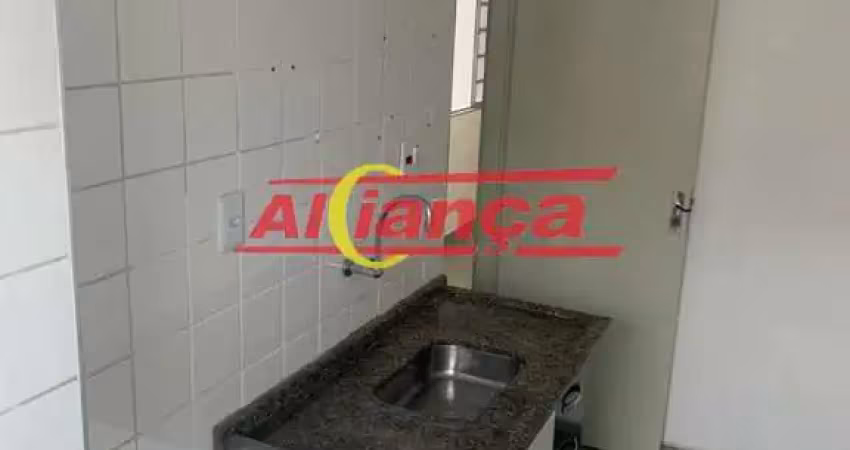 Apartamento 02 dormitórios, reformado e pronto para morar