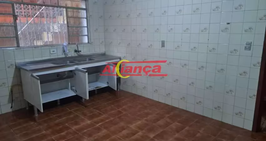 Amplo sobrado com 4 dormitórios, 5 vagas e 190m² de conforto em excelente localização