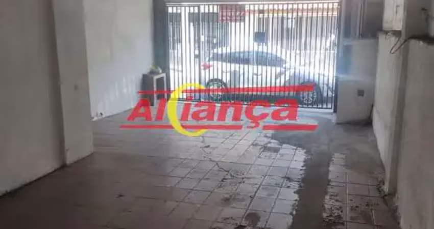 Sobrado com garagem para 03 carros no jardim tranquilidade