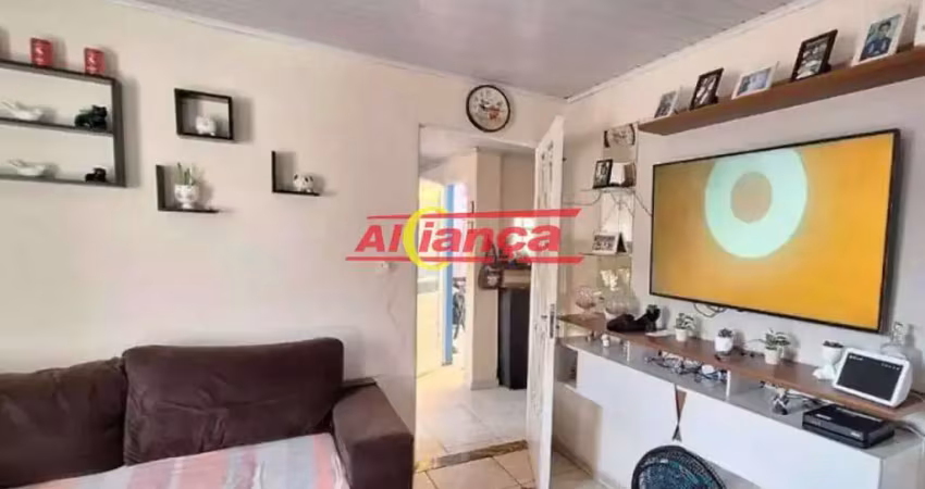 Conjunto de quatro imóveis no bairro da vila nova galvão.