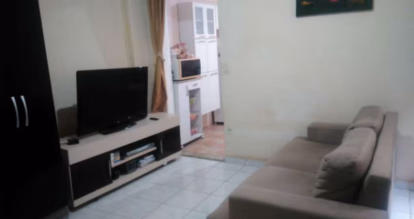 Imóvel a 4,2 km da praça 8 de dezembro, sendo 2 casas.