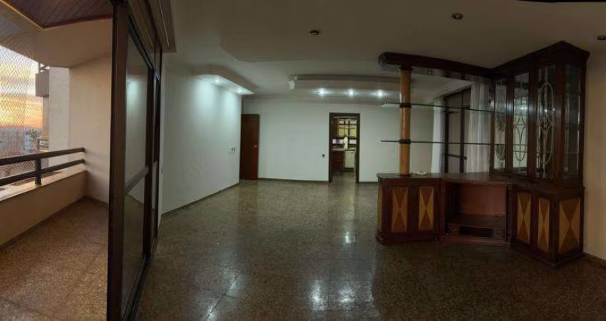 Apto padrão, 171m², rico em armários, muito conservado, localizado no Bairro Higienopolis, próximo ao Shopping Santa Ursula e HC velho.