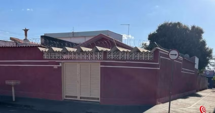 Casa 2 dormitórios - Presidente Dutra