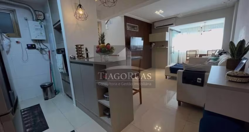 Viva com conforto e sofisticação no Duplex do Cosmopolitan em Alphaville Salvador! 2 quartos, 1 suíte, vista deslumbrante e privativa.