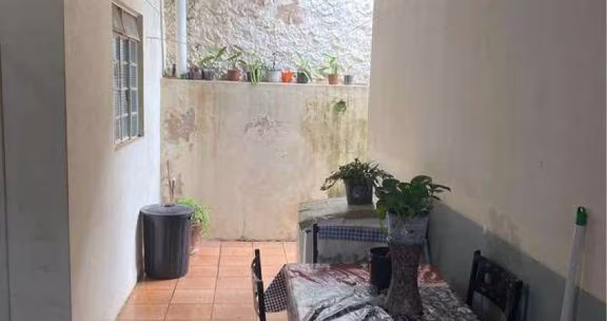 Casa com 4 dormitórios à venda, 200 m² por R$ 300.000,00 - Madureira - Bauru/SP
