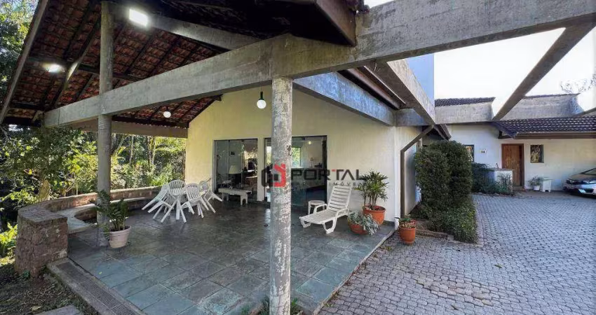 Casa com 3 dormitórios à venda, 434 m² por R$ 2.900.000,00 - Granja Viana - Carapicuíba/SP