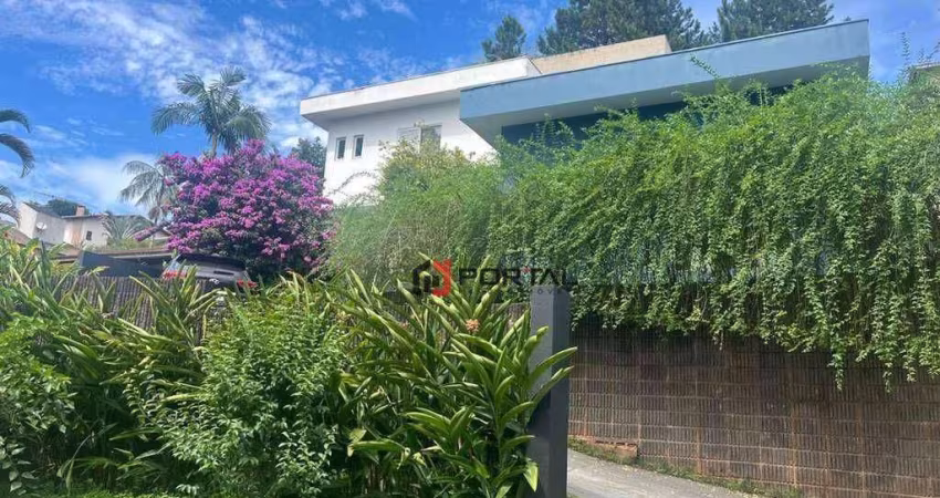 Casa com 3 Quartos à venda, 300 m² por R$ 1.890.000 - Granja Viana - Jandira/SP