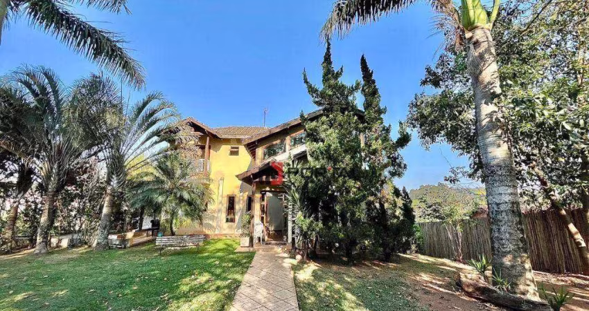 Casa com 4 quartos à venda, 240 m² por R$ 1.300.000 - Granja Viana - Carapicuíba/SP