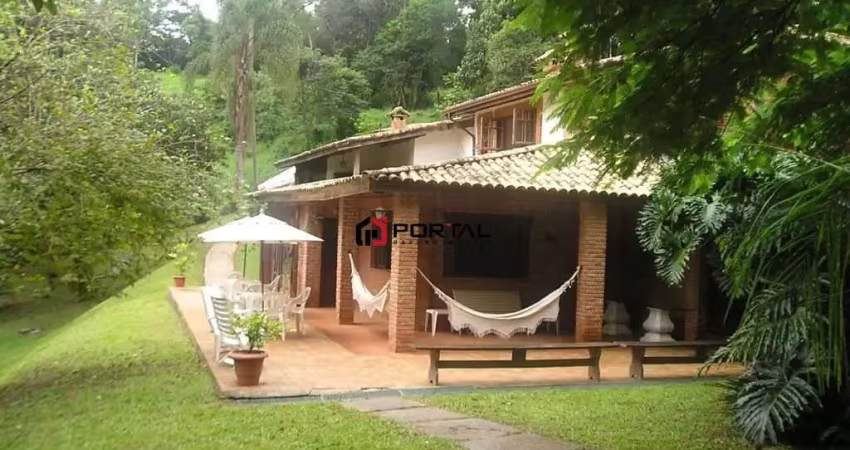 Casa com 4 quartos à venda na Rua Iris Memberg, 1, Vila Jovina, Cotia